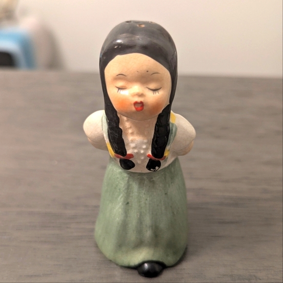 napco Other - Vintage 1956 Napco Salt or Pepper Shaker "Kissing Holland"